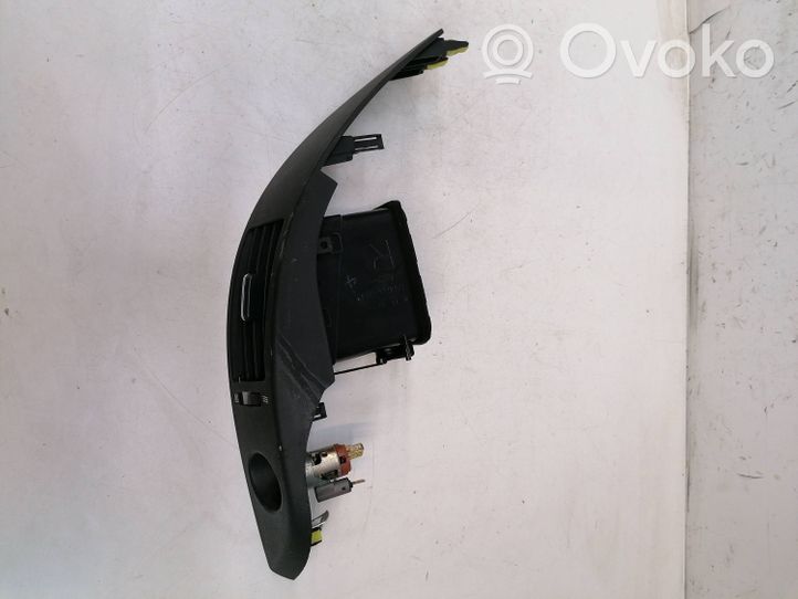 Toyota Corolla Verso E121 Šoninės oro grotelės 6556444010