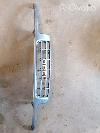 Opel Frontera B Grille calandre supérieure de pare-chocs avant 