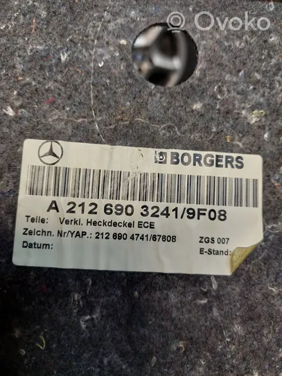 Mercedes-Benz E W212 Takaluukun alaosan verhoilusarja A2126903241