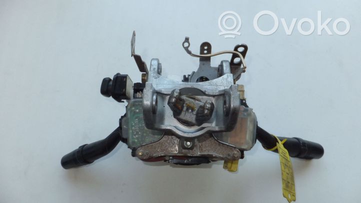 Toyota Land Cruiser (J100) Palanca de intermitentes 843106A740