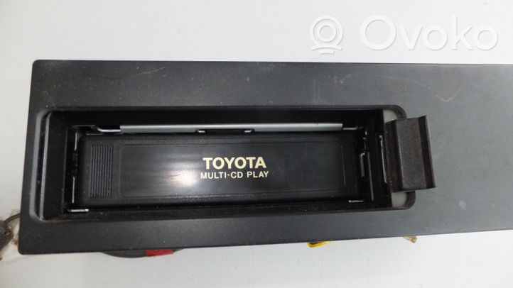 Toyota Land Cruiser (J100) Zmieniarka płyt CD/DVD 8627060030