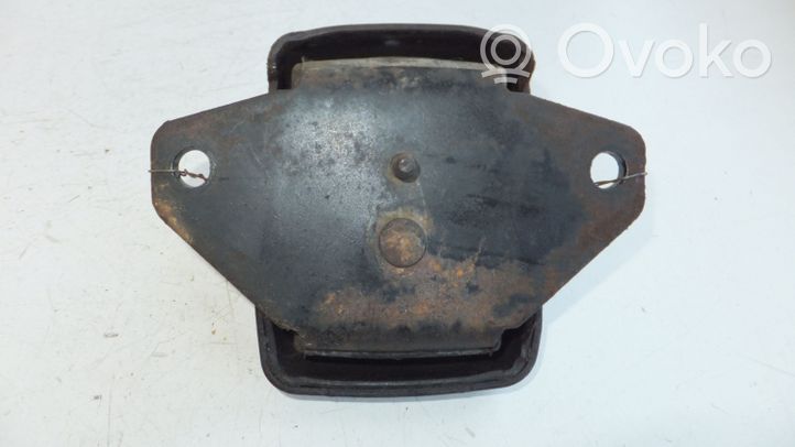 Toyota Land Cruiser (J100) Supporto di montaggio del motore 