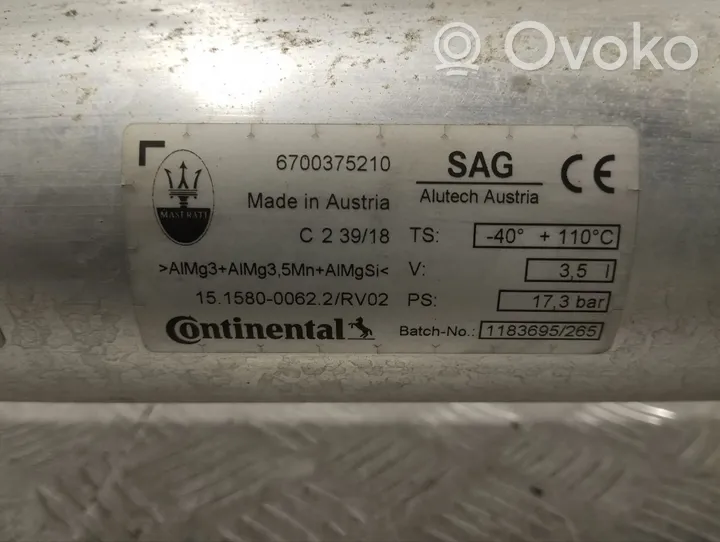 Maserati Levante Serbatoio del vuoto 6700375210