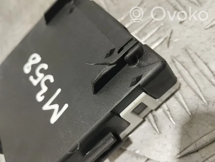 Aston Martin DB11 Oven ohjainlaite/moduuli A2229001414