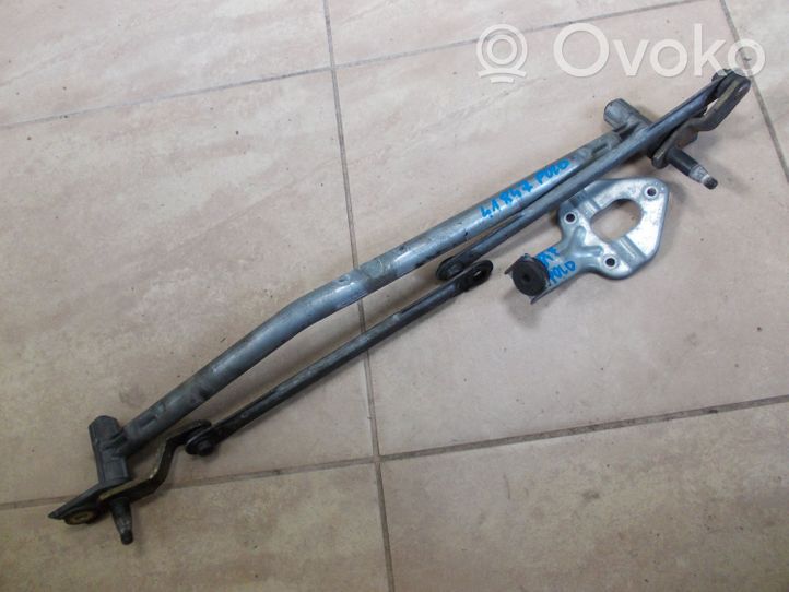 Volkswagen Polo Front wiper linkage 