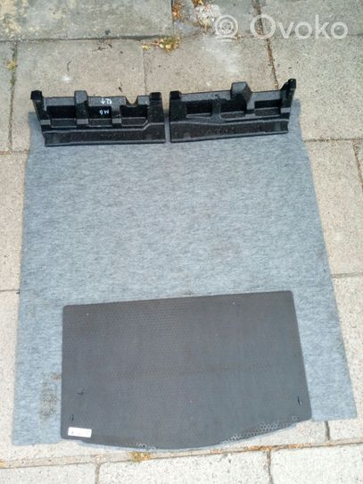 Mazda 6 Doublure de coffre arrière, tapis de sol 95J140