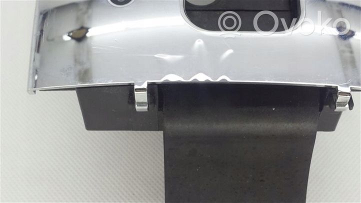 Volkswagen Polo IV 9N3 Rivestimento in plastica cornice della leva del cambio 