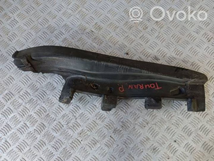 Volkswagen Touran II Supporto/guarnizione in poliuretano espanso del parafango 1T0864236