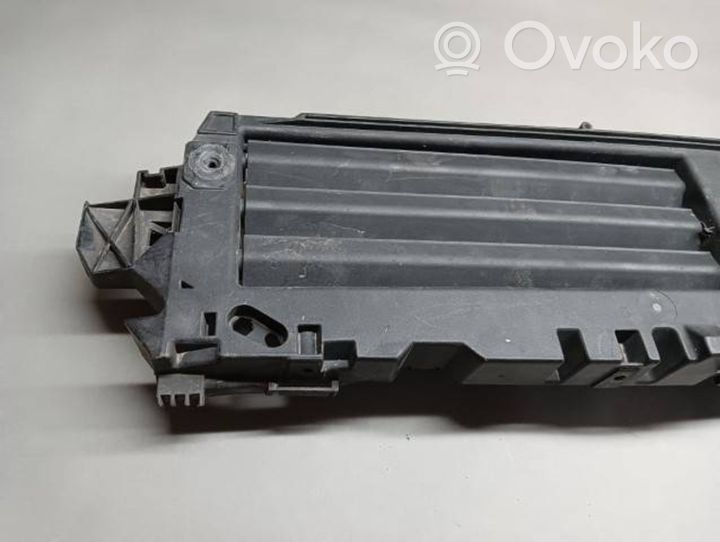 Audi A4 S4 B9 muu moottorin osa 8W0807771