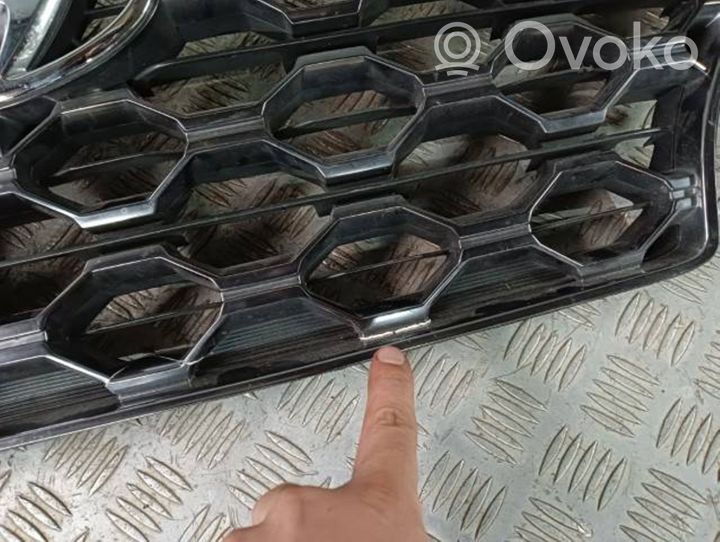 Hyundai Santa Fe Grille calandre supérieure de pare-chocs avant 86366S1110