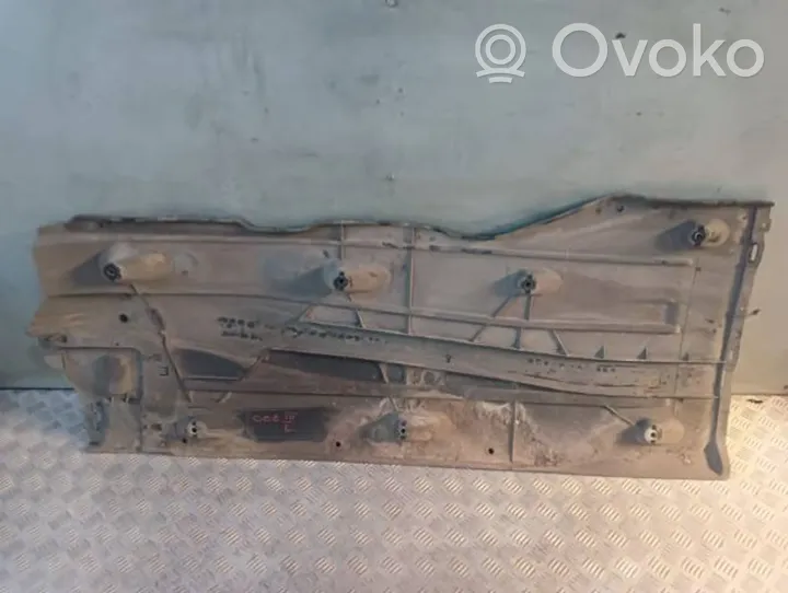 Skoda Octavia Mk3 (5E) Osłona środkowa podwozia 5Q0825201M