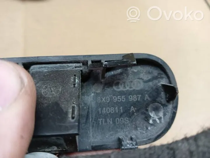 Audi A1 Dysza spryskiwacza szyby przedniej / czołowej 8X0955987A