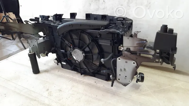 Volvo XC40 Pannello di supporto del radiatore 