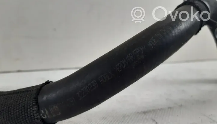 Volvo XC40 Engine coolant pipe/hose 32230239