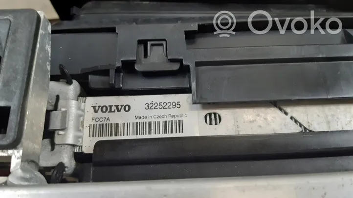 Volvo V60 Support de radiateur sur cadre face avant 