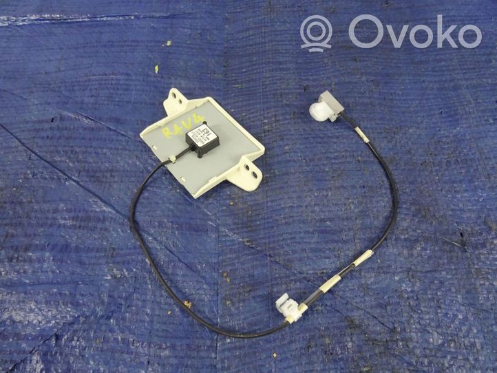 Toyota RAV 4 (XA40) Antena GPS 8686042052