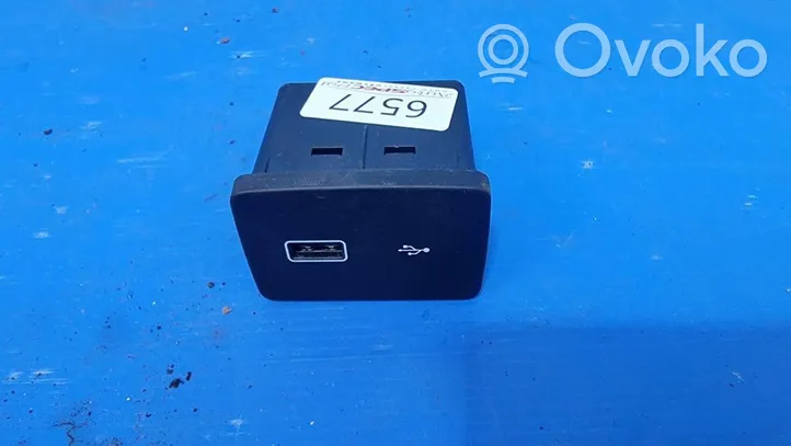 Fiat Tipo USB-pistokeliitin 07357169260