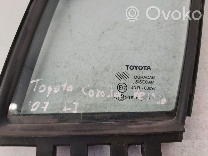 Toyota Corolla Verso E121 Fenêtre triangulaire avant / vitre 