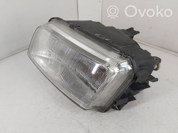 Audi A4 S4 B5 8D Phare frontale 8D0941003A