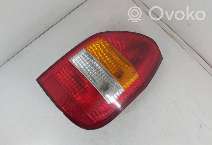 Opel Zafira A Lampa tylna 62281