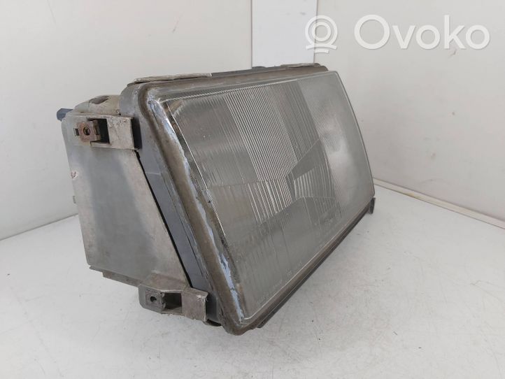 Mercedes-Benz E W124 Lampa przednia 12985200