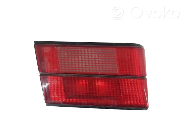 BMW 5 E34 Lampy tylnej klapy bagażnika 1384011L