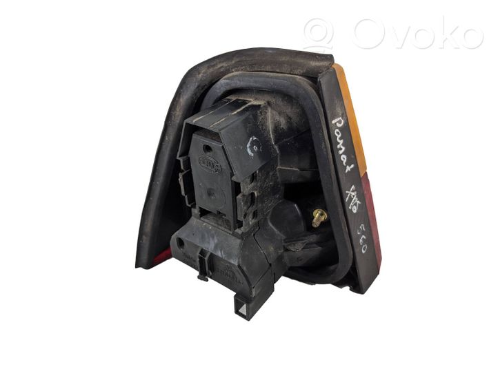 Volkswagen PASSAT B2 Lampa tylna 321945112T