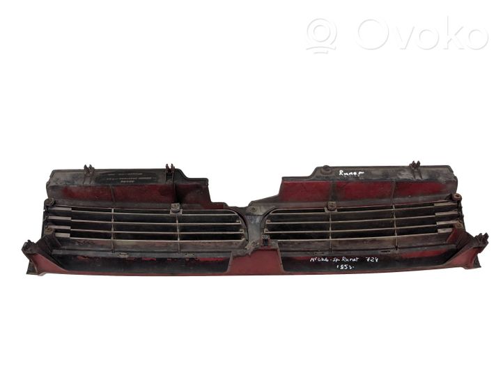 Mitsubishi Space Runner Grille de calandre avant MB667240