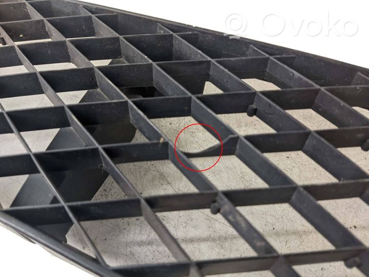 Mazda Premacy Grille inférieure de pare-chocs avant BJ3D501T1