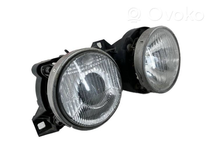 BMW 3 E30 Lampa przednia 13436600