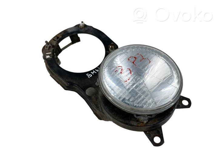 BMW 5 E28 Lampa przednia 310110480