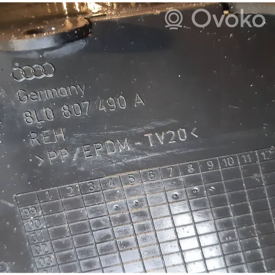 Audi A3 S3 8L Grotelės apatinės (trijų dalių) 8L0807490A