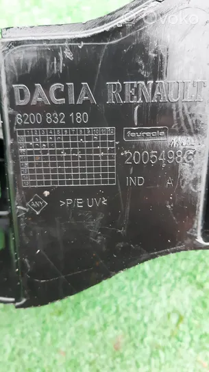 Dacia Logan I Takapuskurin kannake 8200832180