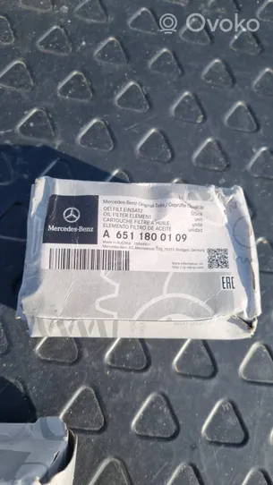 Mercedes-Benz V Class W447 Mocowanie / uchwyt filtra oleju A6511800109