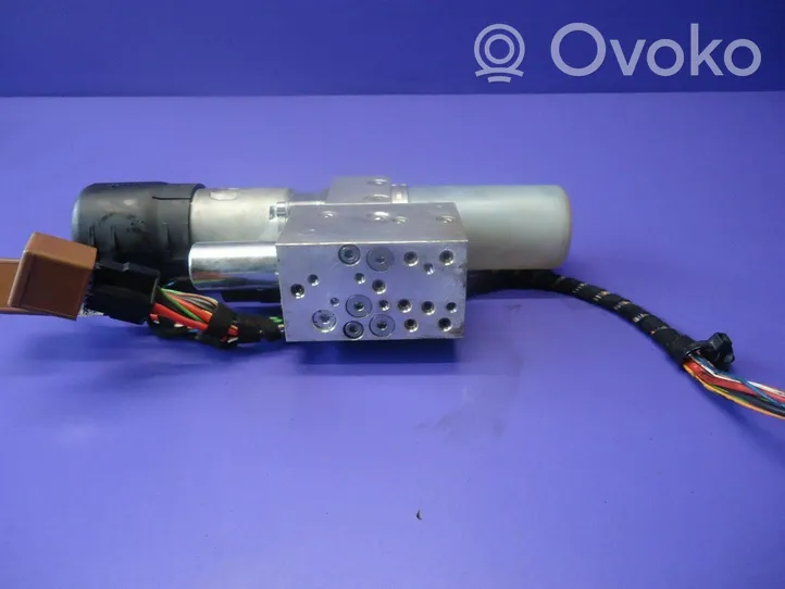 Opel Tigra B Convertible roof hydraulic pump 93162375