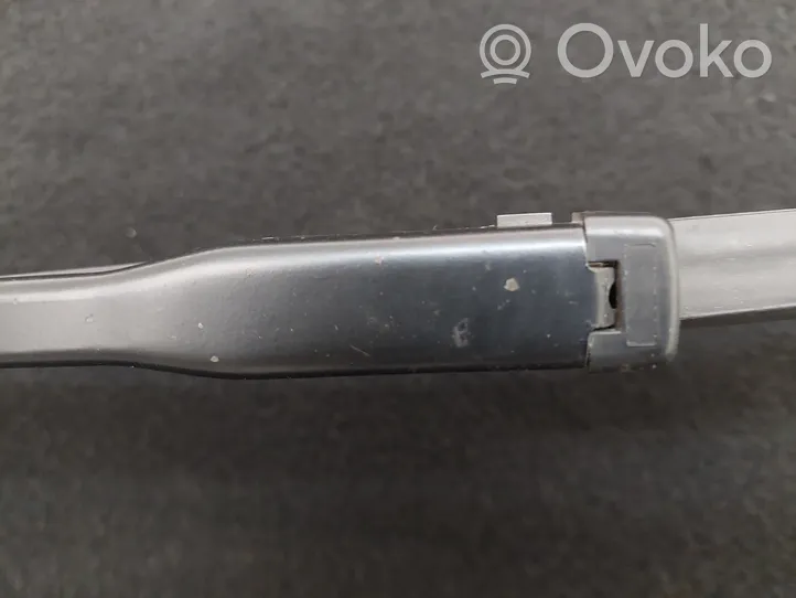 Opel Zafira B Front wiper blade arm 