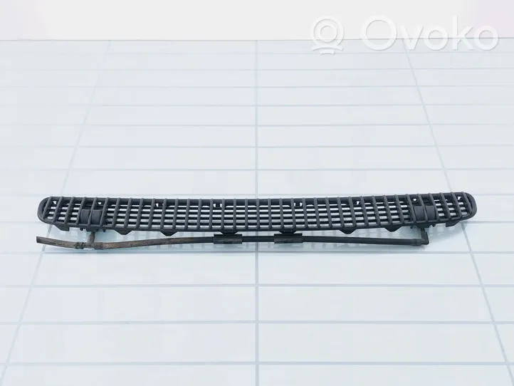 BMW 3 E46 Kratka wlotu powietrza na maskę 