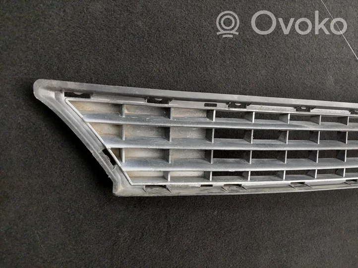 Mercedes-Benz B W245 Grille inférieure de pare-chocs avant 210000033