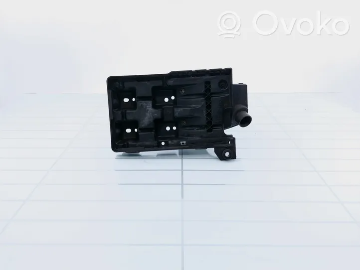 Volvo V50 Vassoio scatola della batteria 30620747