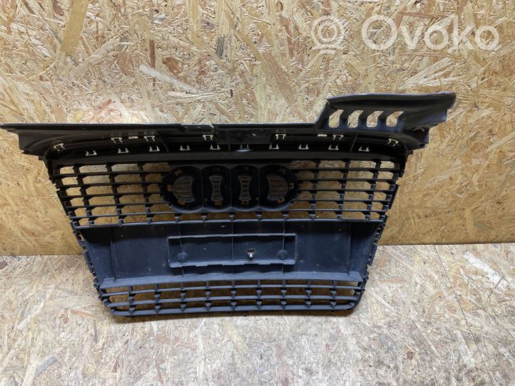 Audi A4 S4 B8 8K Grille calandre supérieure de pare-chocs avant 