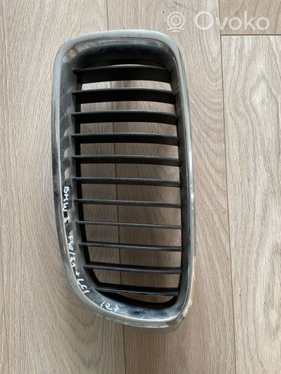 BMW 3 F30 F35 F31 Maskownica / Grill / Atrapa górna chłodnicy 51137255411