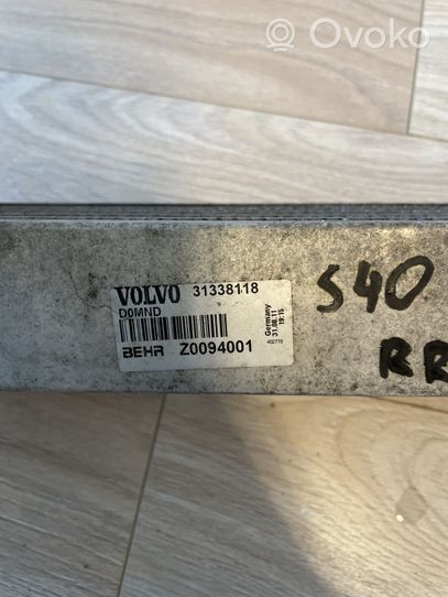 Volvo S40 Välijäähdyttimen jäähdytin 31338118