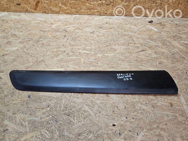 Citroen Berlingo Moulure de porte avant 9682858977