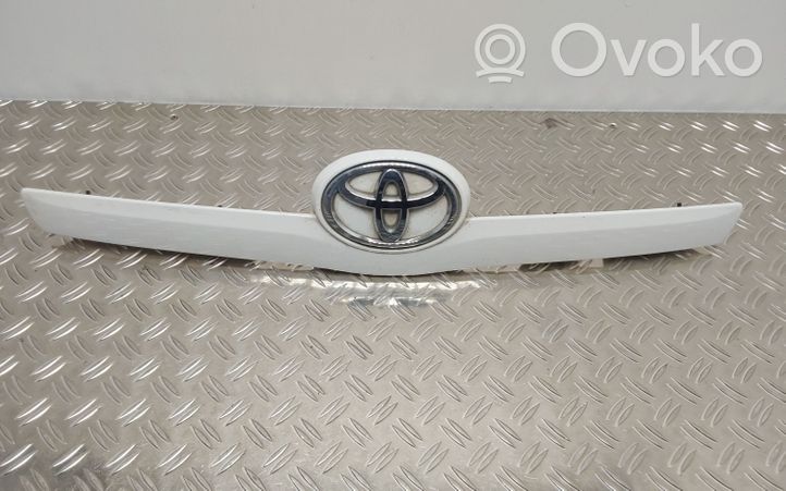 Toyota Verso Takaluukun rekisterikilven valon palkki 768110F060