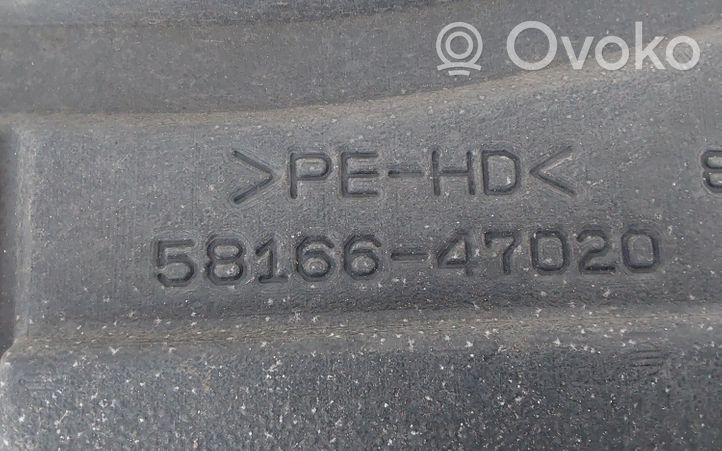 Toyota Prius+ (ZVW40) Osłona środkowa podwozia 5816647020