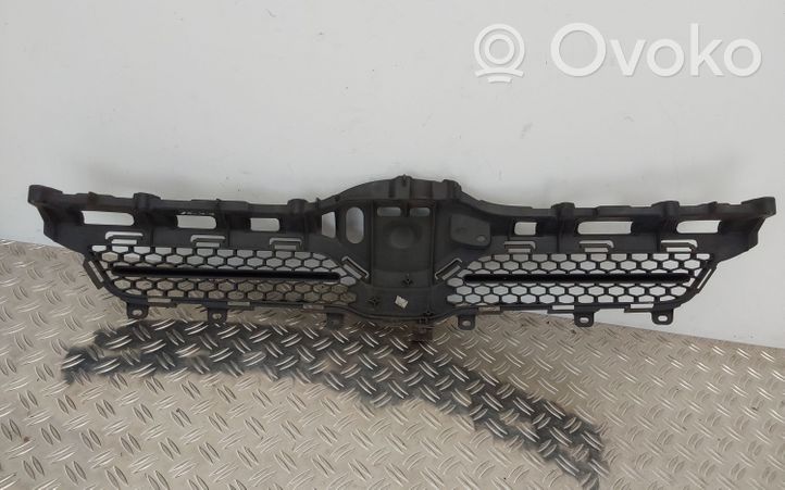 Toyota Corolla Verso AR10 Grille calandre supérieure de pare-chocs avant 531110F030