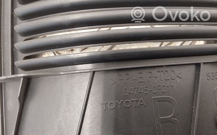 Toyota Corolla Verso AR10 Kita salono detalė 647450F011