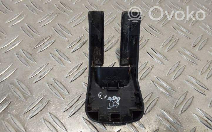 Toyota Corolla Verso AR10 Takaistuimen kiskon suojalista 721270F010