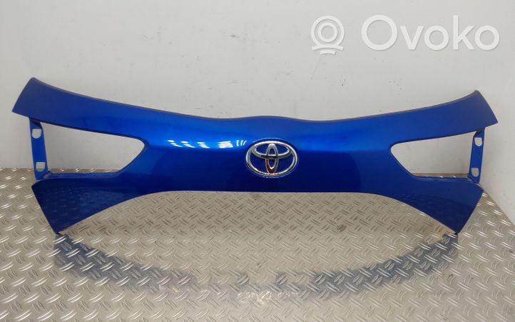 Toyota Yaris Listwa oświetlenie tylnej tablicy rejestracyjnej 768010DB20