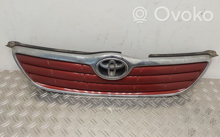 Toyota Corolla E120 E130 Maskownica / Grill / Atrapa górna chłodnicy 5311402060